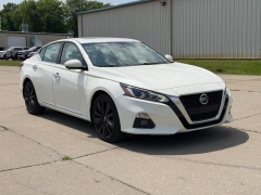  2019 Nissan Altima 4d Sedan AWD 2.5L Platinum at Dime Down by Frank Leta near Bridgeton, MO