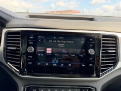 Used 2023  Volkswagen Atlas Cross Sport 2&period;0T SEL R-Line Black 4MOTION at Dime Down by Frank Leta near Bridgeton&comma; MO