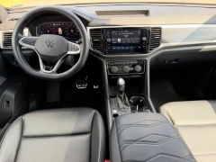 Used 2023  Volkswagen Atlas Cross Sport 2&period;0T SEL R-Line Black 4MOTION at Dime Down by Frank Leta near Bridgeton&comma; MO