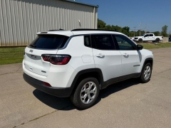 Used 2024  Jeep Compass Latitude 4x4 at Dime Down by Frank Leta near Bridgeton&comma; MO