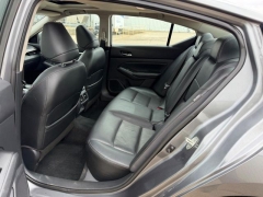 Used 2019  Nissan Altima 4d Sedan AWD 2&period;5L Platinum at Dime Down by Frank Leta near Bridgeton&comma; MO