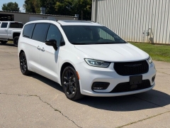  2025 Chrysler Pacifica Limited FWD at Dime Down by Frank Leta near Bridgeton, MO