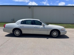 Used 2006 Lincoln Town Car 4d Sedan Signature Limited at Dime Down by Frank Leta near Bridgeton, MO