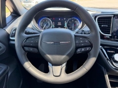 Used 2025  Chrysler Pacifica Limited FWD at Dime Down by Frank Leta near Bridgeton&comma; MO