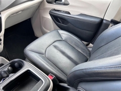 Used 2022 Chrysler Pacifica Touring L FWD at Dime Down by Frank Leta near Bridgeton, MO