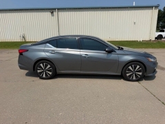 Used 2022  Nissan Altima 2&period;5 SV Sedan at Dime Down by Frank Leta near Bridgeton&comma; MO