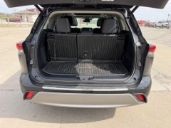 Used 2021  Toyota Highlander Platinum AWD at Dime Down by Frank Leta near Bridgeton&comma; MO