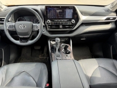 Used 2021  Toyota Highlander Platinum AWD at Dime Down by Frank Leta near Bridgeton&comma; MO