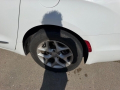 Used 2020  Chrysler Pacifica Limited FWD at Dime Down by Frank Leta near Bridgeton&comma; MO
