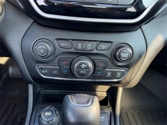 Used 2019  Jeep Cherokee 4d SUV 4WD Overland 3&period;2L at Dime Down by Frank Leta near Bridgeton&comma; MO