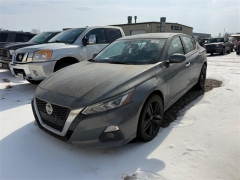  2019 Nissan Altima 4d Sedan AWD 2.5L Platinum at Dime Down by Frank Leta near Bridgeton, MO