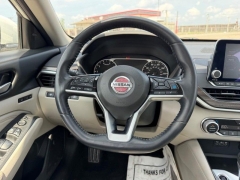 Used 2019  Nissan Altima 4d Sedan AWD 2&period;5L Platinum at Dime Down by Frank Leta near Bridgeton&comma; MO