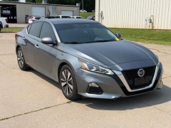  2022 Nissan Altima 2.5 SV Sedan at Dime Down by Frank Leta near Bridgeton, MO