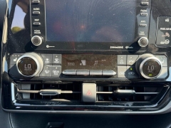 Used 2021  Toyota Highlander XLE AWD at Dime Down by Frank Leta near Bridgeton&comma; MO