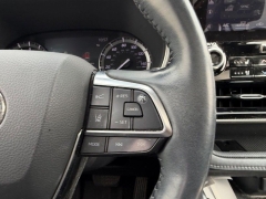 Used 2021  Toyota Highlander Platinum AWD at Dime Down by Frank Leta near Bridgeton&comma; MO