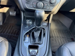 Used 2019  Jeep Cherokee 4d SUV 4WD Overland 3&period;2L at Dime Down by Frank Leta near Bridgeton&comma; MO