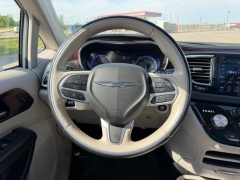 Used 2020  Chrysler Pacifica Limited FWD at Dime Down by Frank Leta near Bridgeton&comma; MO