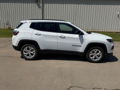 Used 2024  Jeep Compass Latitude 4x4 at Dime Down by Frank Leta near Bridgeton&comma; MO