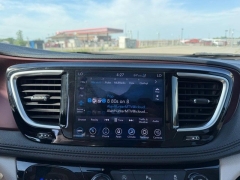 Used 2020  Chrysler Pacifica Limited FWD at Dime Down by Frank Leta near Bridgeton&comma; MO
