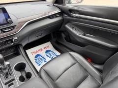 Used 2019  Nissan Altima 4d Sedan AWD 2&period;5L Platinum at Dime Down by Frank Leta near Bridgeton&comma; MO