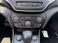 Used 2023  Jeep Cherokee Altitude Lux 4x4 at Dime Down by Frank Leta near Bridgeton&comma; MO
