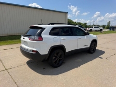 Used 2023  Jeep Cherokee Altitude Lux 4x4 at Dime Down by Frank Leta near Bridgeton&comma; MO