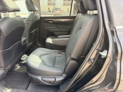 Used 2021  Toyota Highlander Platinum AWD at Dime Down by Frank Leta near Bridgeton&comma; MO