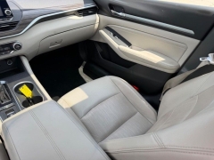 Used 2019  Nissan Altima 4d Sedan AWD 2&period;5L Platinum at Dime Down by Frank Leta near Bridgeton&comma; MO