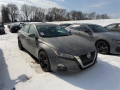Used 2019  Nissan Altima 4d Sedan AWD 2&period;5L Platinum at Dime Down by Frank Leta near Bridgeton&comma; MO