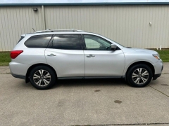 Used 2017  Nissan Pathfinder 4x4 SL at Dime Down by Frank Leta near Bridgeton&comma; MO