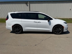 Used 2025  Chrysler Pacifica Limited FWD at Dime Down by Frank Leta near Bridgeton&comma; MO