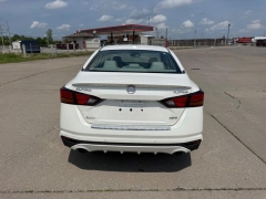 Used 2019  Nissan Altima 4d Sedan AWD 2&period;5L Platinum at Dime Down by Frank Leta near Bridgeton&comma; MO