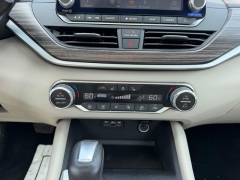 Used 2019  Nissan Altima 4d Sedan AWD 2&period;5L Platinum at Dime Down by Frank Leta near Bridgeton&comma; MO