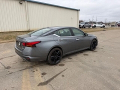 Used 2019  Nissan Altima 4d Sedan AWD 2&period;5L Platinum at Dime Down by Frank Leta near Bridgeton&comma; MO