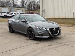  2019 Nissan Altima 4d Sedan AWD 2.5L Platinum at Dime Down by Frank Leta near Bridgeton, MO