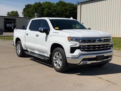 Used 2025 Chevrolet Silverado 1500 4WD Crew Cab 147
