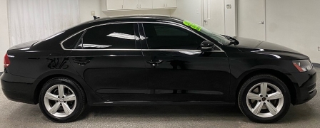 Used 2013  Volkswagen Passat 4d Sedan SE Auto&sol;PZEV at Ideal Cars Llc near Mesa&comma; AZ