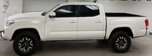 Used 2017  Toyota Tacoma 4WD Double Cab SR at Ideal Cars Llc near Mesa&comma; AZ