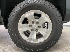 Used 2018  Chevrolet Silverado 1500 4WD Crew Cab LT Z71 at Ideal Cars Llc near Mesa&comma; AZ