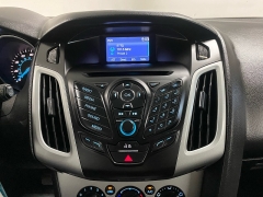 Used 2014  Ford Focus 4d Hatchback SE at Ideal Cars Llc near Mesa&comma; AZ