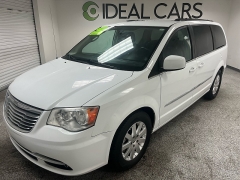  2016 Chrysler Town & Country 4d Wagon Touring at Ideal Cars Llc near Mesa, AZ
