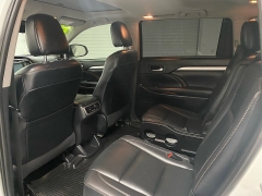 Used 2019 Toyota Highlander 4d SUV FWD XLE at Ideal Cars Llc near Mesa, AZ