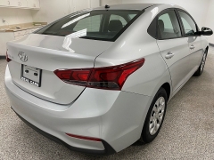Used 2020  Hyundai Accent 4d Sedan SE Auto at Ideal Cars Llc near Mesa&comma; AZ
