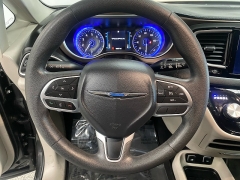 Used 2017  Chrysler Pacifica 4d Wagon Touring at Ideal Cars Llc near Mesa&comma; AZ