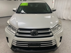 Used 2018  Toyota Highlander 4d SUV FWD LE at Ideal Cars Llc near Mesa&comma; AZ