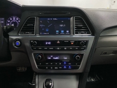 Used 2017  Hyundai Sonata Plug-In Hybrid 4d Sedan at Ideal Cars Llc near Mesa&comma; AZ