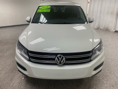 Used 2018  Volkswagen Tiguan Limited 4d SUV 4Motion at Ideal Cars Llc near Mesa&comma; AZ
