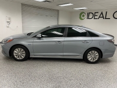 Used 2016 Hyundai Sonata Hybrid 4d Sedan SE at Ideal Cars Llc near Mesa, AZ
