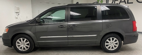 Used 2016  Chrysler Town & Country 4d Wagon Touring at Ideal Cars Llc near Mesa&comma; AZ