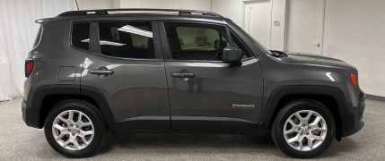 Used 2018  Jeep Renegade 4d SUV FWD Latitude at Ideal Cars Llc near Mesa&comma; AZ